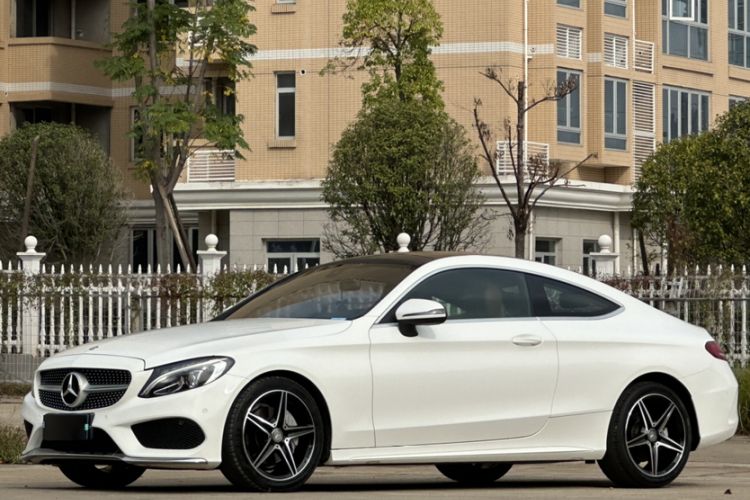 Used Mercedes-Benz C-Class 2016 C 200 Coupe Exterior 4