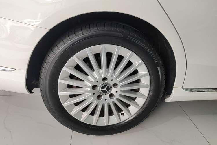 Used Mercedes-Benz C-Class 2016 C 180 L Exterior 5