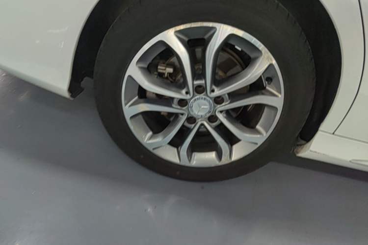 Used Mercedes-Benz C-Class 2016 C 180 L Sport Edition Exterior 5