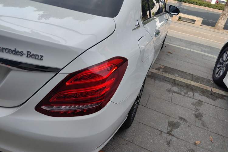 Used Mercedes-Benz C-Class 2016 C 200 L Exterior 6