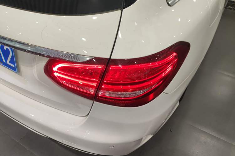 Used Mercedes-Benz C-Class 2016 C 180 Estate Exterior 6