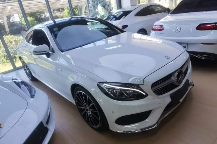 Used Mercedes-Benz C-Class 2016 C 300 Coupe Front Right 45 Deg