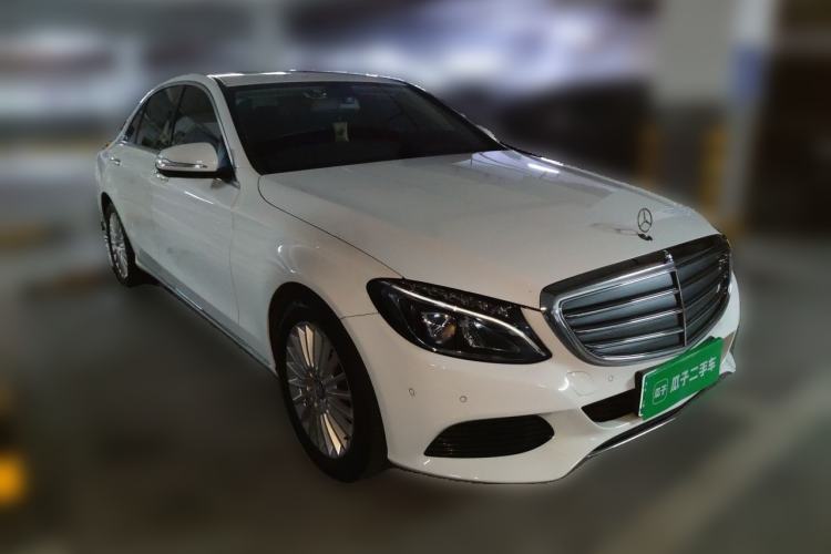 Used Mercedes-Benz C-Class 2016 C 180 L Front Right 45 Deg