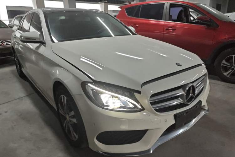 Used Mercedes-Benz C-Class 2016 C 200 L Sport Edition Front Right 45 Deg