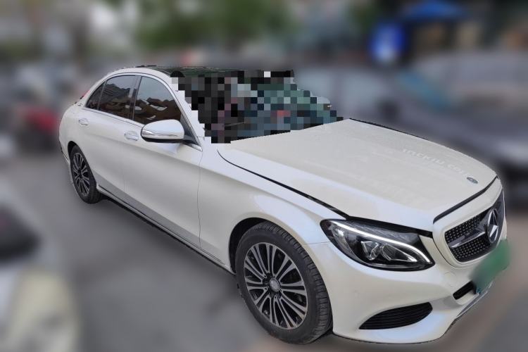 Used Mercedes-Benz C-Class 2016 C 200 L Front Right 45 Deg