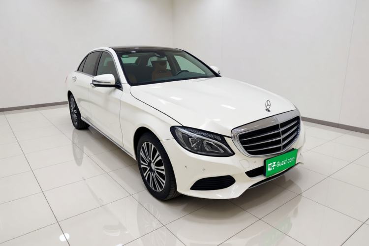 Used Mercedes-Benz C-Class 2016 C 200 L Front Right 45 Deg