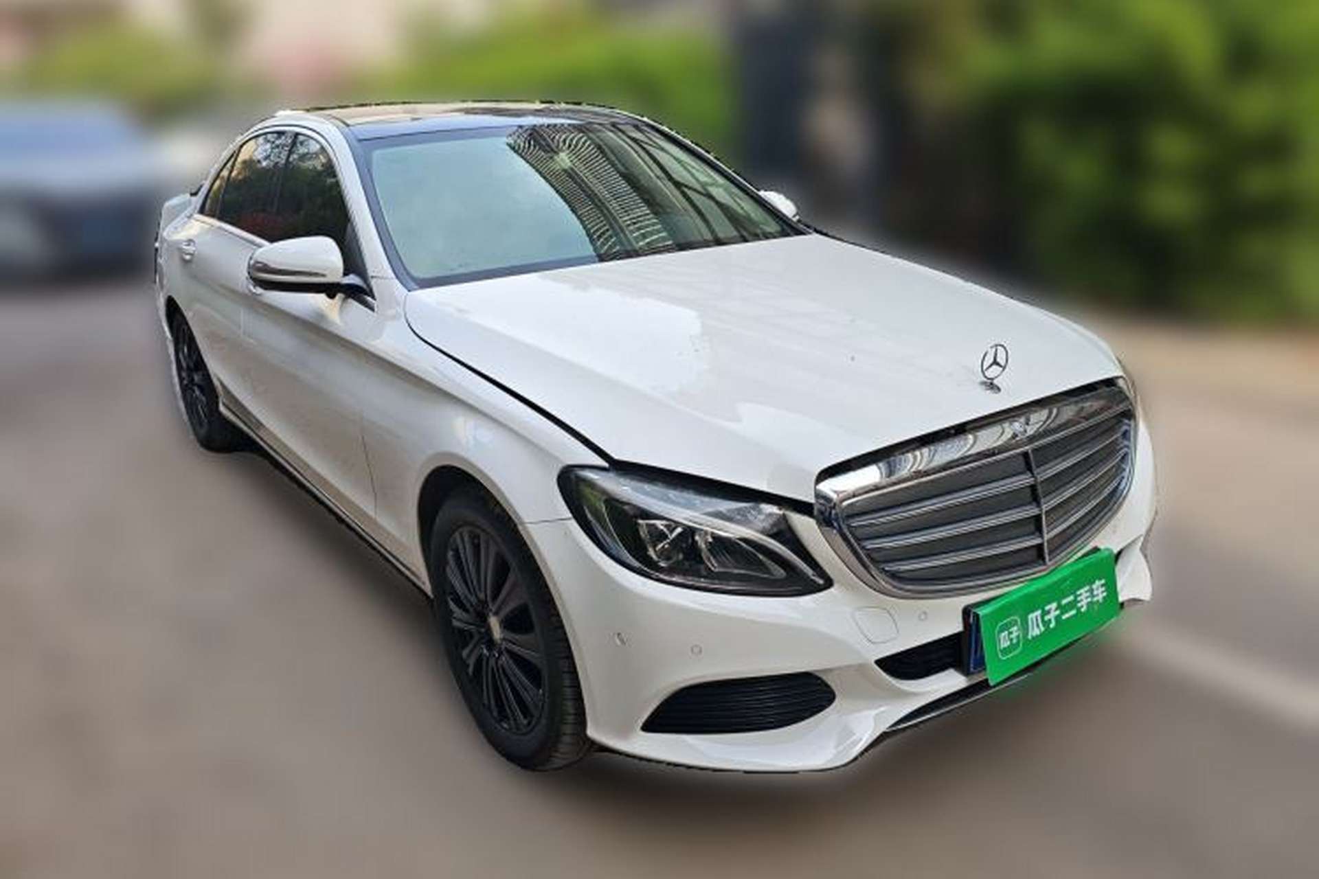 Used Mercedes-Benz C-Class 2016 C 200 L Front Right 45 Deg