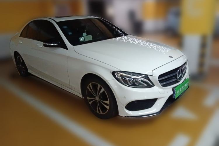 Used Mercedes-Benz C-Class 2016 C 200 Sport Edition Front Right 45 Deg