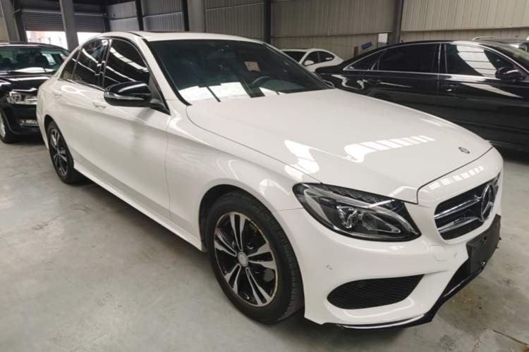 Used Mercedes-Benz C-Class 2016 C 200 Sport Edition Front Right 45 Deg