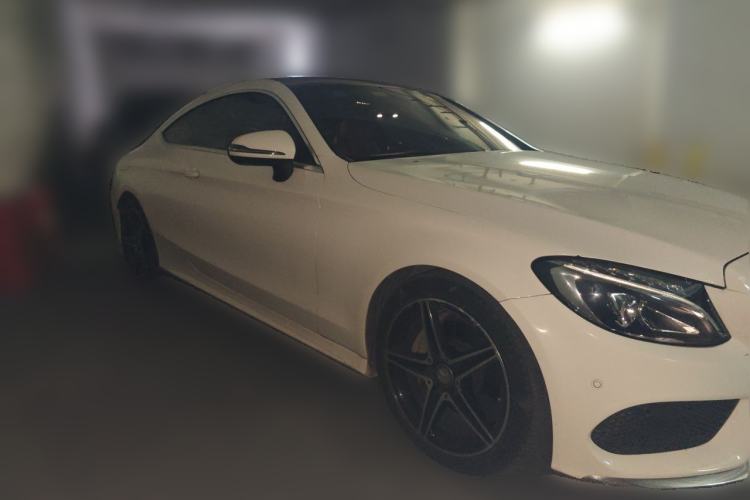 Used Mercedes-Benz C-Class 2016 C 200 Coupe Front Right 45 Deg