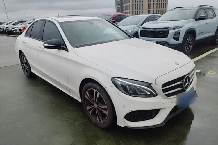Used Mercedes-Benz C-Class 2016 C 200 Sport Edition Front Right 45 Deg