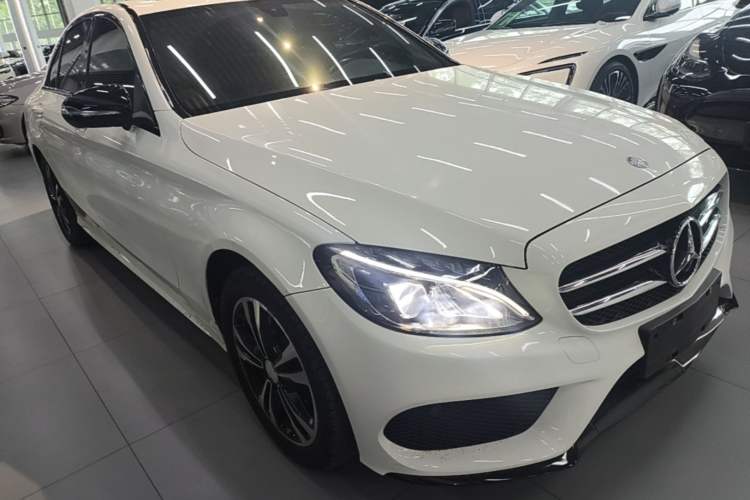Used Mercedes-Benz C-Class 2016 C 200 Sport Edition Front Right 45 Deg