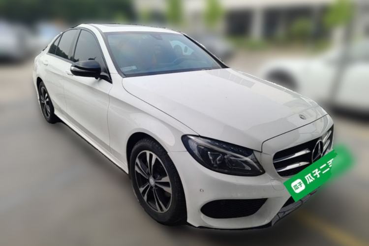 Used Mercedes-Benz C-Class 2016 C 200 Sport Edition Front Right 45 Deg