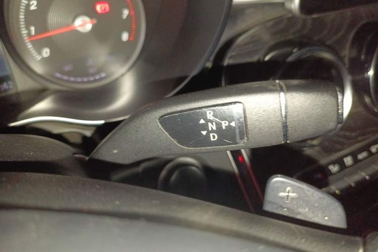Used Mercedes-Benz C-Class 2016 C 200 L 4MATIC Sport Edition Gear Lever