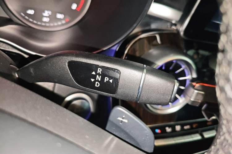 Used Mercedes-Benz C-Class 2016 C 200 L Gear Lever