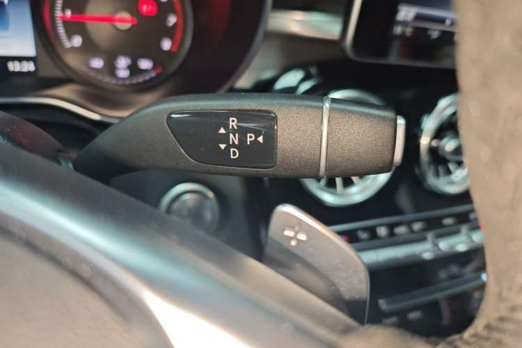 Used Mercedes-Benz C-Class 2016 C 200 4MATIC Coupe Gear Lever