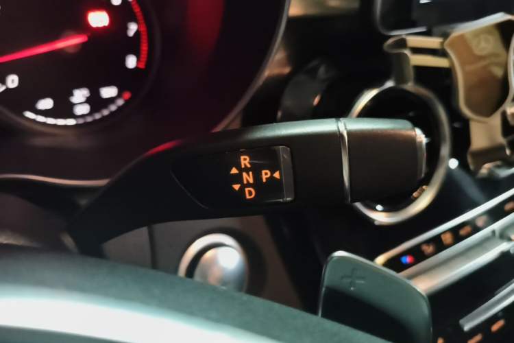 Used Mercedes-Benz C-Class 2016 C 200 Sport Edition Gear Lever