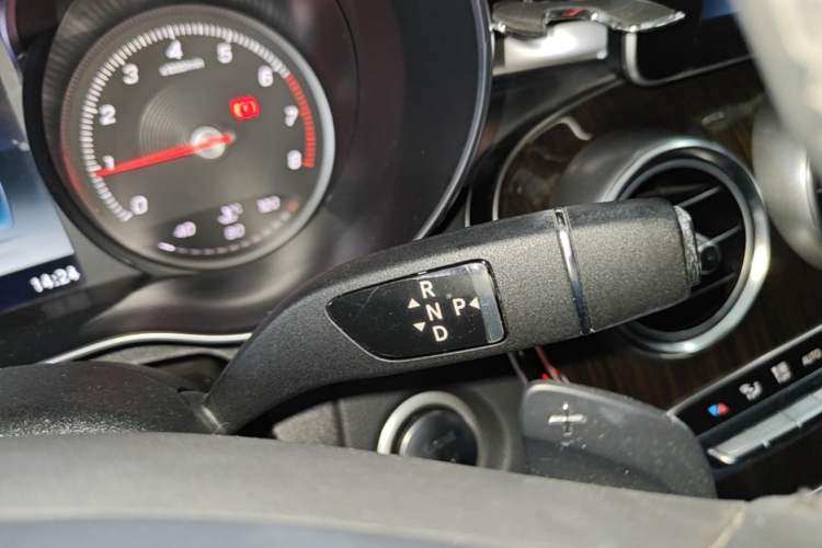 Used Mercedes-Benz C-Class 2016 C 200 L Gear Lever