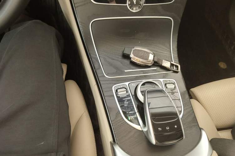 Used Mercedes-Benz C-Class 2016 C 180 L Sport Edition Gear Lever