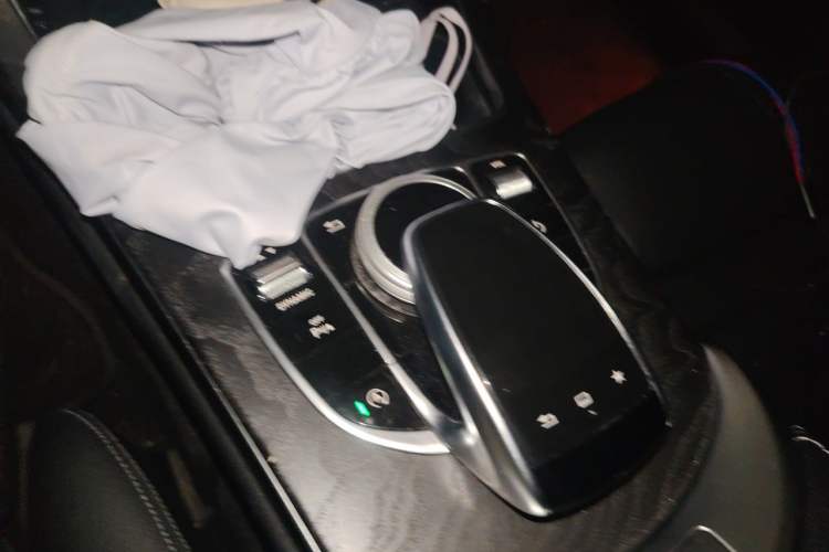 Used Mercedes-Benz C-Class 2016 C 200 L Sport Edition Gear Lever