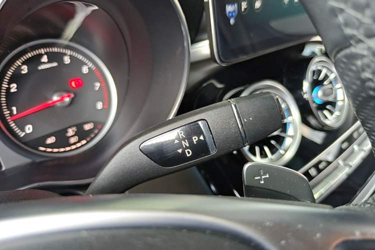 Used Mercedes-Benz C-Class 2016 C 200 Sport Edition Gear Lever