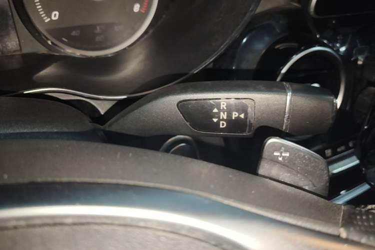 Used Mercedes-Benz C-Class 2016 C 200 Sport Edition Gear Lever