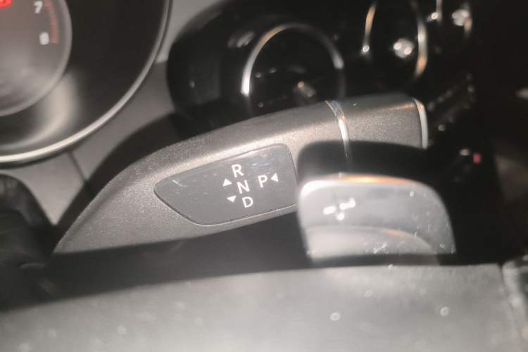 Used Mercedes-Benz C-Class 2016 C 200 Sport Edition Gear Lever
