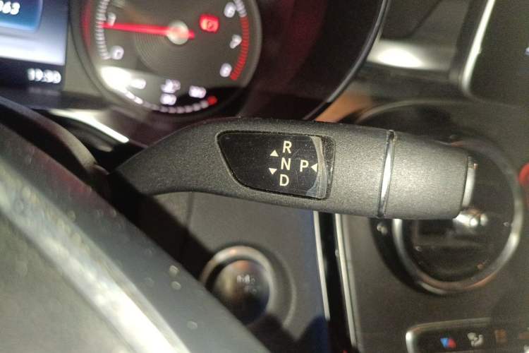 Used Mercedes-Benz C-Class 2016 C 200 L Sport Edition Gear Lever