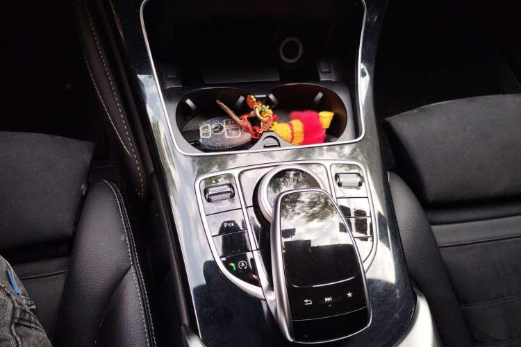 Used Mercedes-Benz C-Class 2016 C 200 Sport Edition Gear Lever