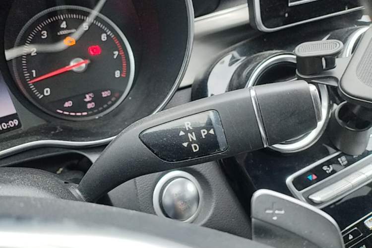 Used Mercedes-Benz C-Class 2016 C 200 Sport Edition Gear Lever
