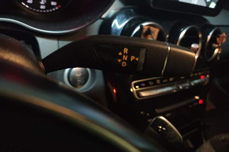 Used Mercedes-Benz C-Class 2016 C 200 Sport Edition Gear Lever
