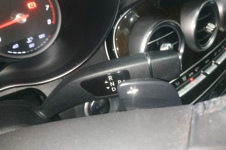 Used Mercedes-Benz C-Class 2016 C 200 L Gear Lever