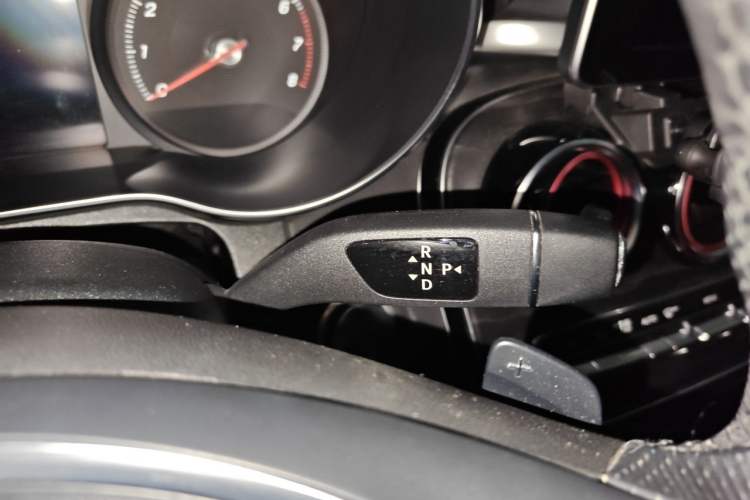 Used Mercedes-Benz C-Class 2016 C 180 L Gear Lever