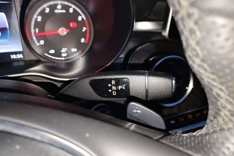 Used Mercedes-Benz C-Class 2016 C 200 L Sport Edition Gear Lever