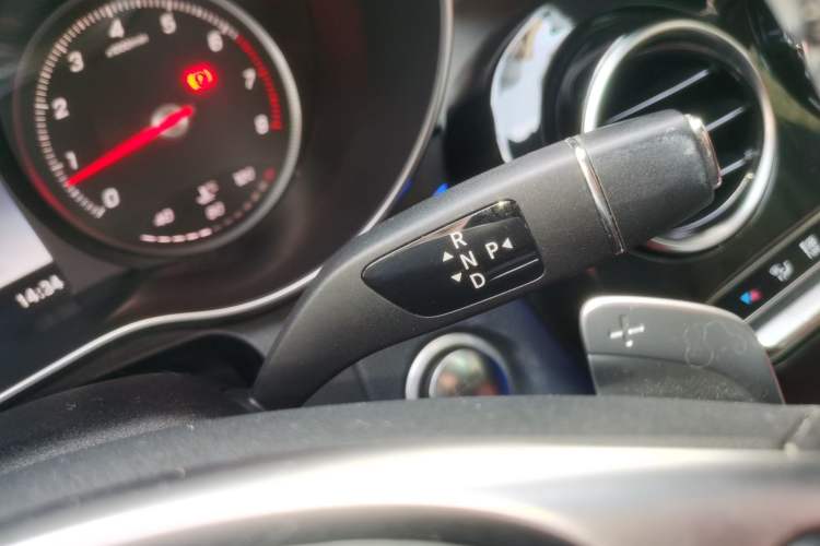 Used Mercedes-Benz C-Class 2016 C 200 Sport Edition Gear Lever