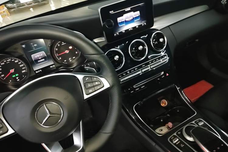 Used Mercedes-Benz C-Class 2016 C 200 Sport Edition Gear Lever