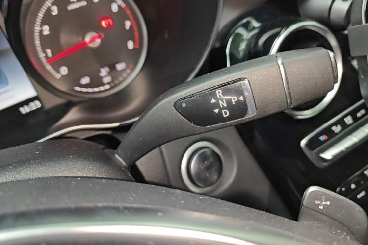 Used Mercedes-Benz C-Class 2016 C 200 Sport Edition Gear Lever