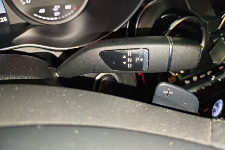 Used Mercedes-Benz C-Class 2016 C 200 L Sport Edition Gear Lever