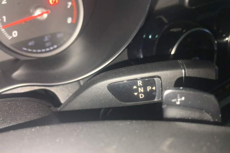 Used Mercedes-Benz C-Class 2016 C 200 Sport Edition Gear Lever