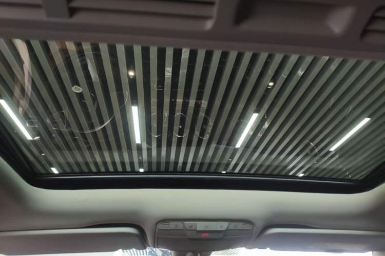 Used Mercedes-Benz C-Class 2016 C 180 L Sport Edition Headliner