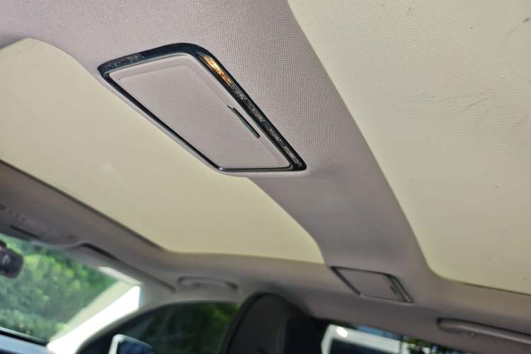 Used Mercedes-Benz C-Class 2016 C 200 L Sport Edition Headliner