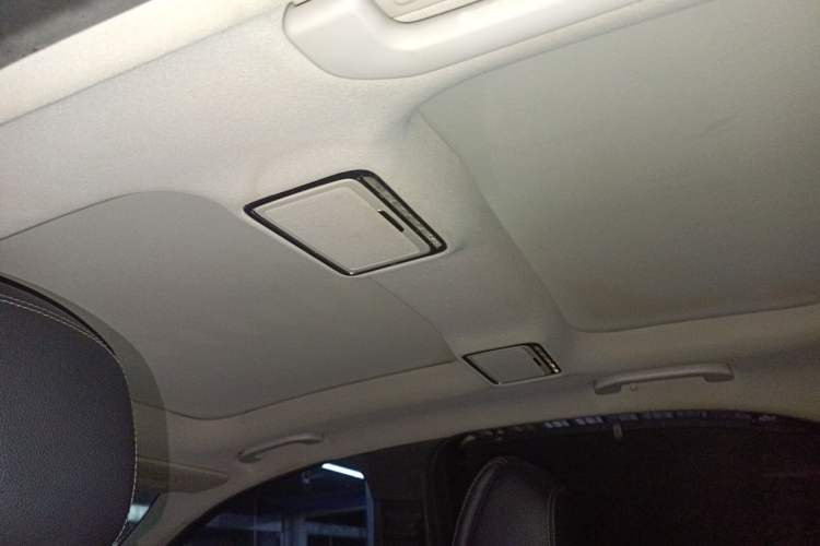 Used Mercedes-Benz C-Class 2016 C 200 L 4MATIC Sport Edition Headliner