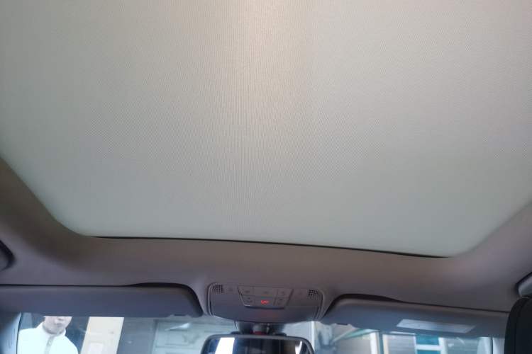 Used Mercedes-Benz C-Class 2016 C 200 L Sport Edition Headliner