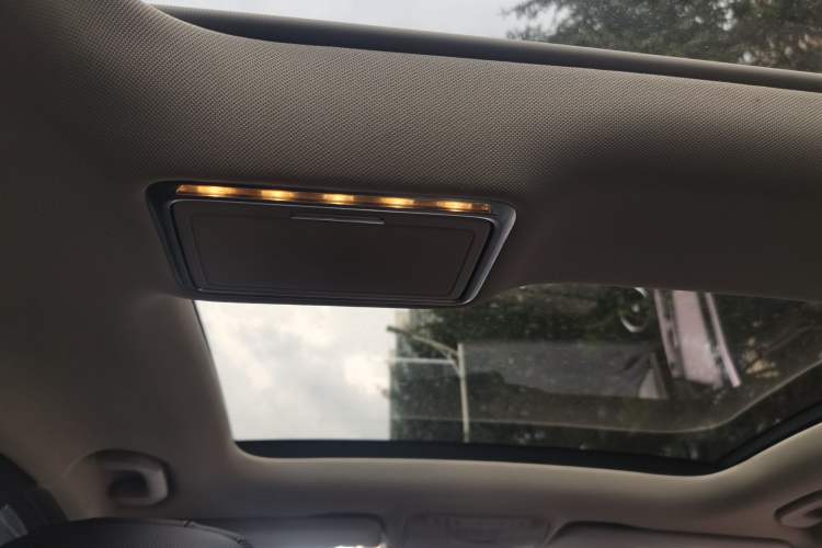 Used Mercedes-Benz C-Class 2016 C 200 L 4MATIC Sport Edition Headliner