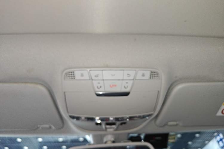 Used Mercedes-Benz C-Class 2016 C 200 L Headliner