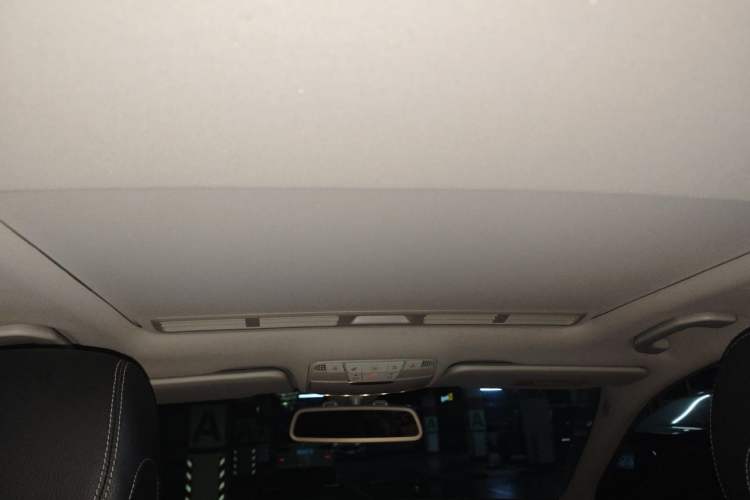 Used Mercedes-Benz C-Class 2016 C 180 L Sport Edition Headliner