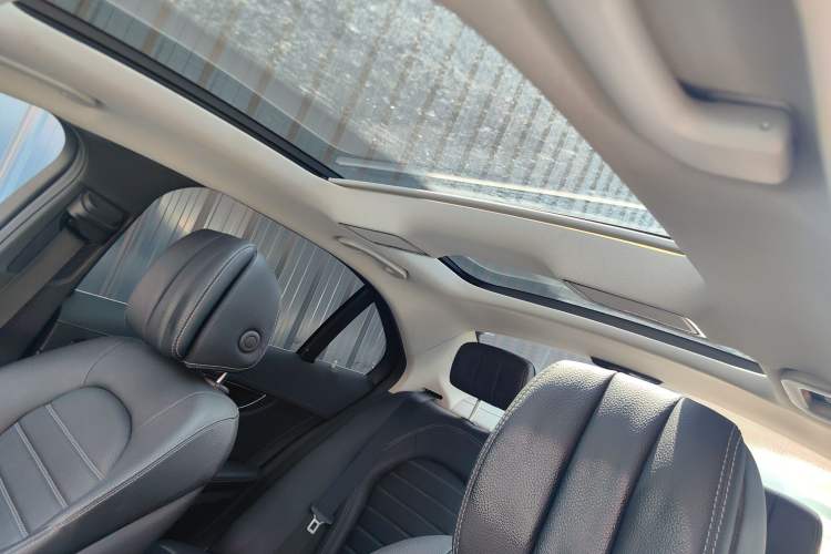 Used Mercedes-Benz C-Class 2016 C 200 L Headliner