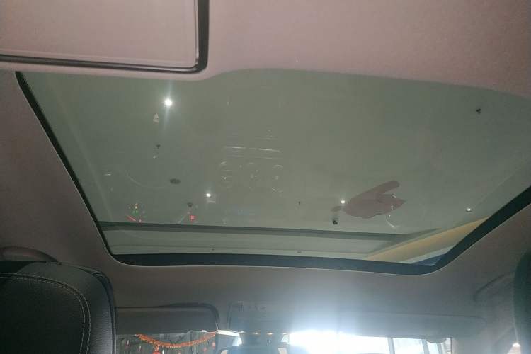 Used Mercedes-Benz C-Class 2016 C 200 L Headliner