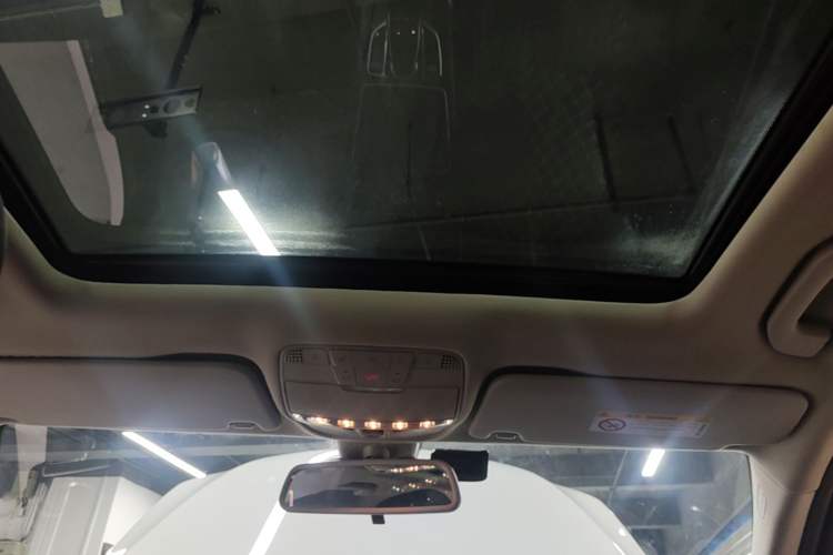 Used Mercedes-Benz C-Class 2016 C 180 L Sport Edition Headliner