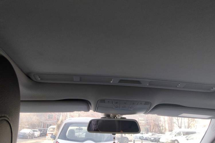 Used Mercedes-Benz C-Class 2016 C 180 L Sport Edition Headliner